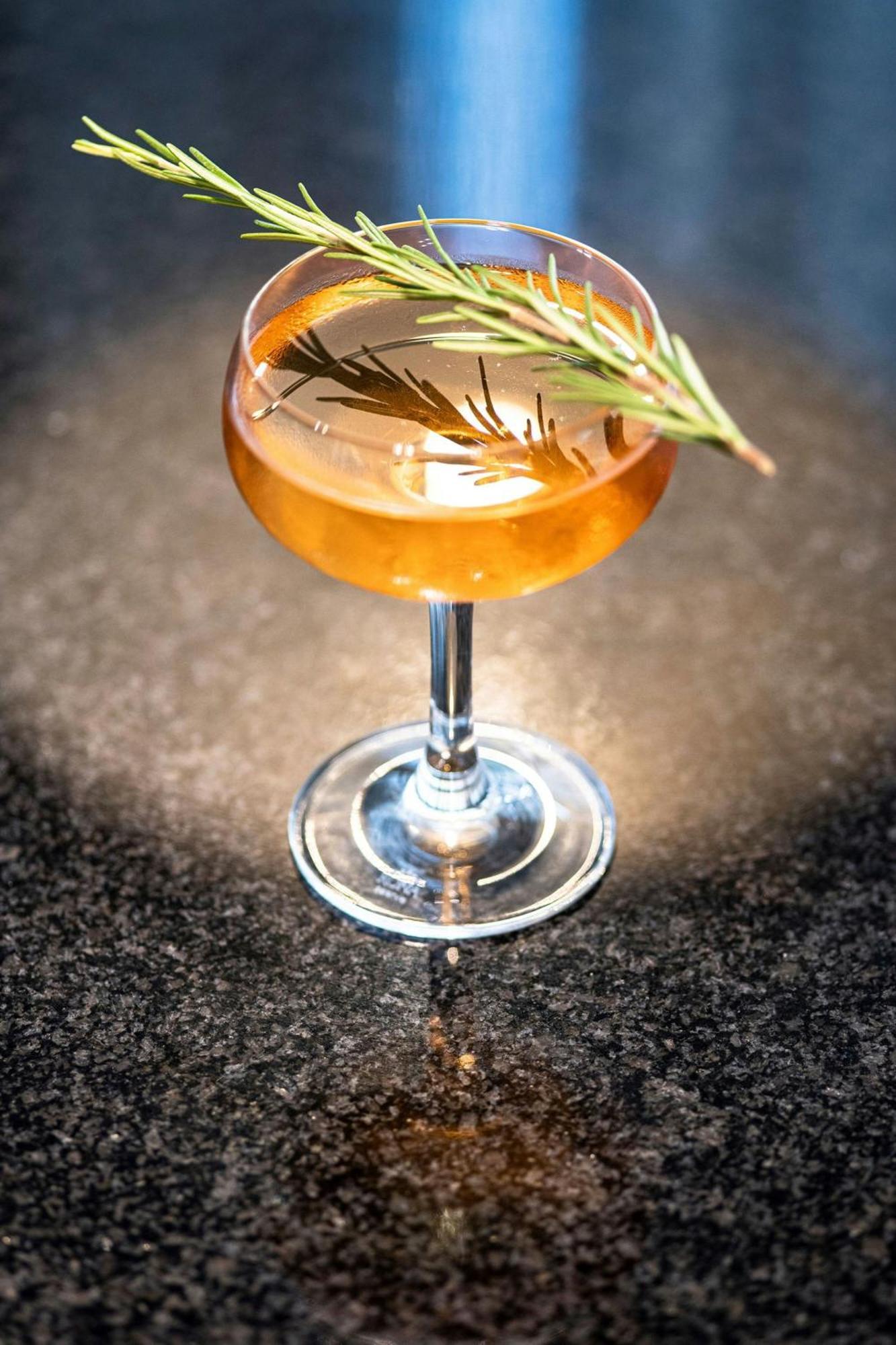 The Westin Grand Frankfurt Hotel Frankfurt am Main Luaran gambar A glass of vermouth